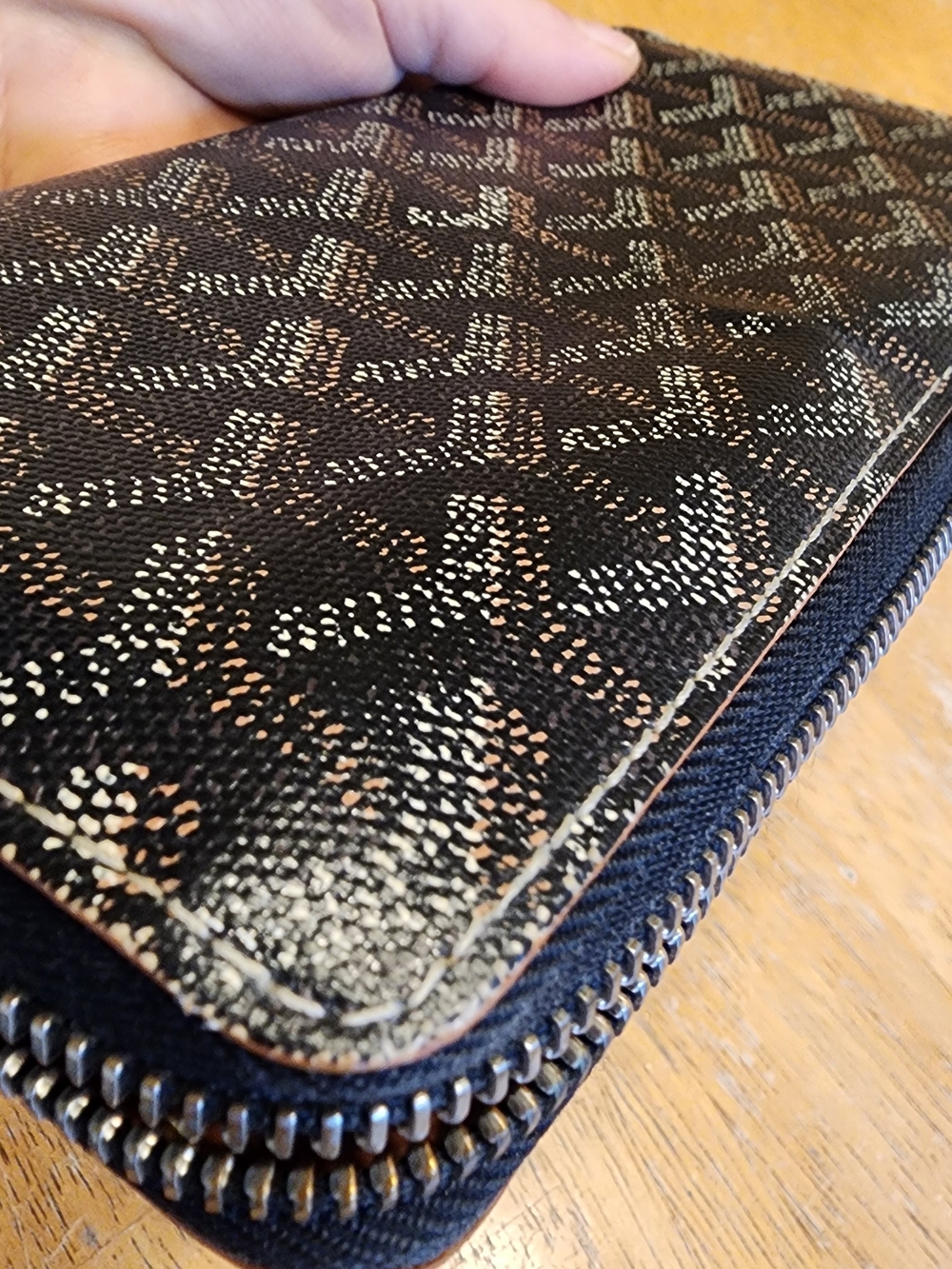 Goyard Matignon GM Wallet in Black and Tan Goyardine canvas with brown leather - Picture 8 of 16